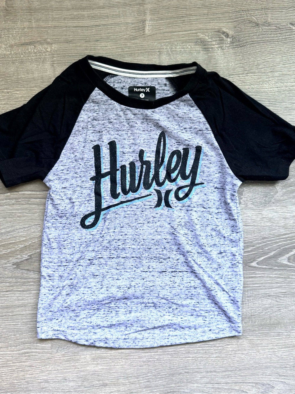 Hurley Boy’s Size 7 Black Sleeve Heather Gray Script Logo Raglan Tee
